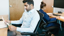 इन IAS अधिकारियों का ट्रांसफर रोकने के लिए सड़कों पर उतर आए थे लोग, खूब मिला जनता का प्यार