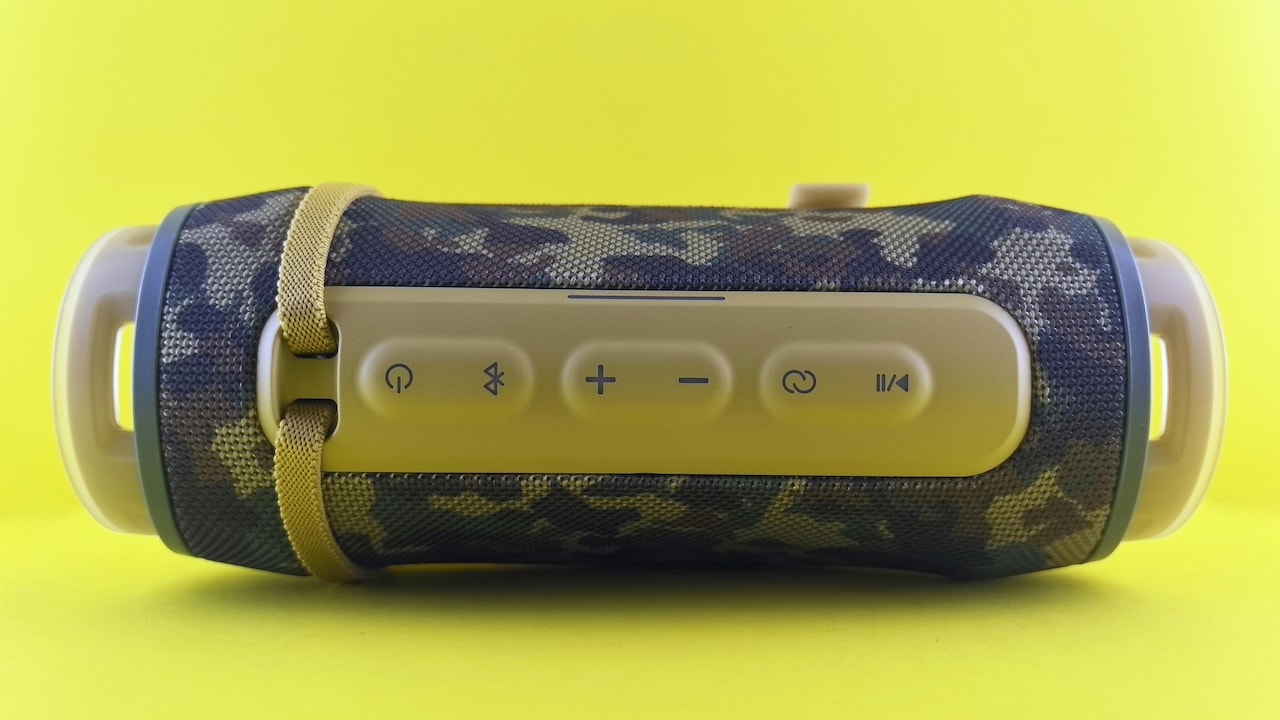 Read important factors to consider when choosing a Bluetooth speaker online