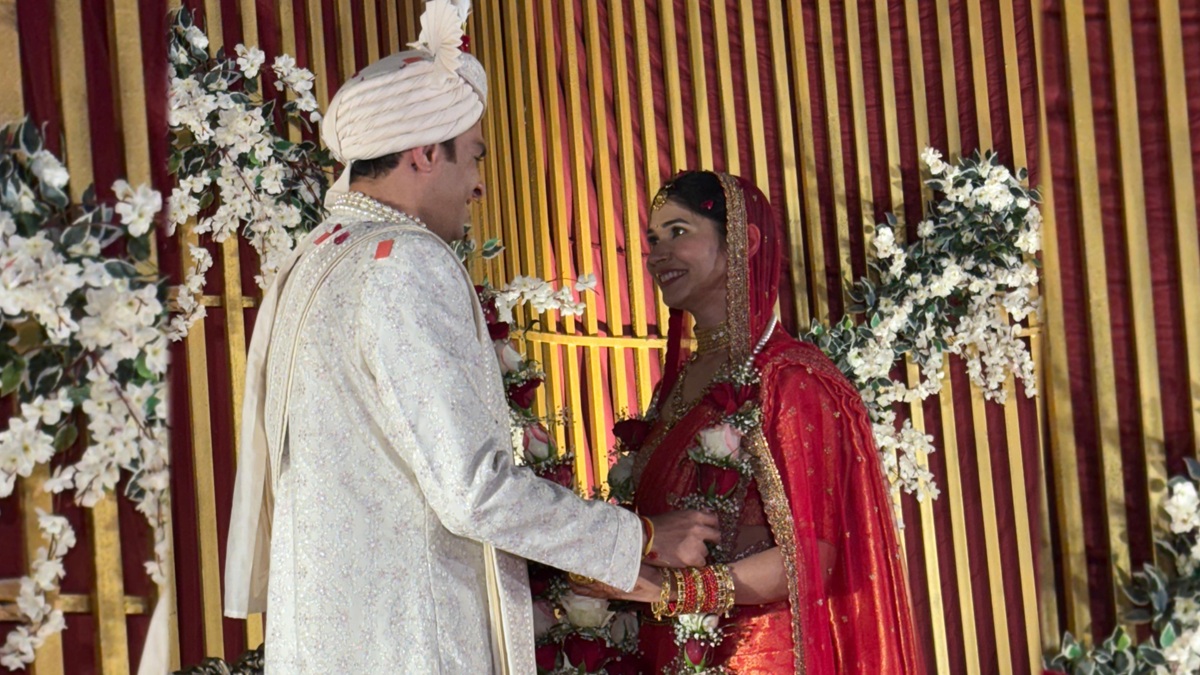 IAS की 3 शादी की असली कहानी क्या है? अवि प्रसाद-अंकिता धाकरे की लव स्टोरी पर पिता ने NDTV पर तोड़ी चुप्पी