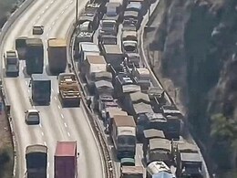 Mumbai Pune Expressway: 6500 कोटी खर्चूनही 36 तासांची महाकोंडी!एक्स्प्रेसवेवर नक्की काय बिनसलंय?