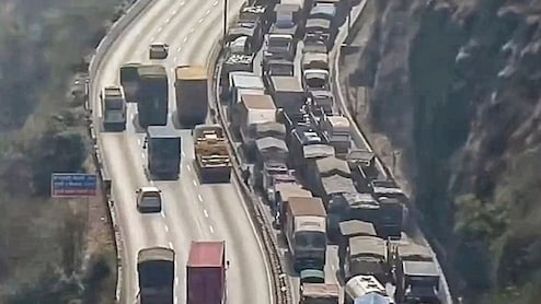 Mumbai Pune Expressway: 6500 कोटी खर्चूनही 36 तासांची महाकोंडी!एक्स्प्रेसवेवर नक्की काय बिनसलंय?