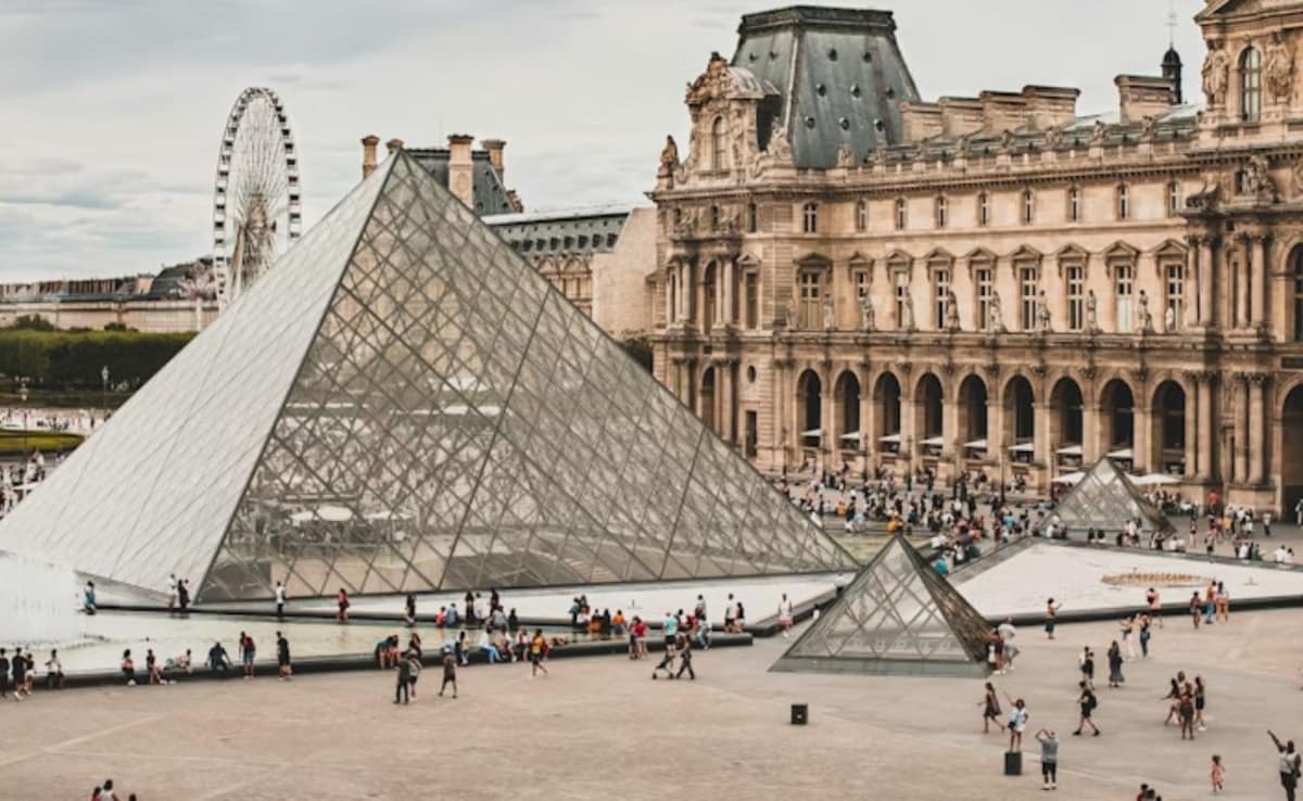 How Louvre Museum In Paris Lost Over Rs 100 Crore In Ticket Scam