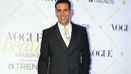 'व्हील ऑफ फॉर्चून प्रतियोगिता' में पत्नियों ने अपने पतियों के लिए अक्षय कुमार से की प्रार्थना, जानें