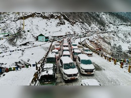 46 Tourists Rescued By Army After Fresh Snow In Higher Reaches Of Sikkim