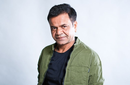 Rajpal Yadav News Live Updates: राजपाल यादव को आज मिलेगी जमानत! पत्नी राधा ने बताया जेल में कैसा है हाल