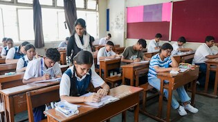 WhatsApp पर शेयर हुआ था केमिस्ट्री का पेपर, महाराष्ट्र बोर्ड ने कहा- नहीं हुआ कोई लीक