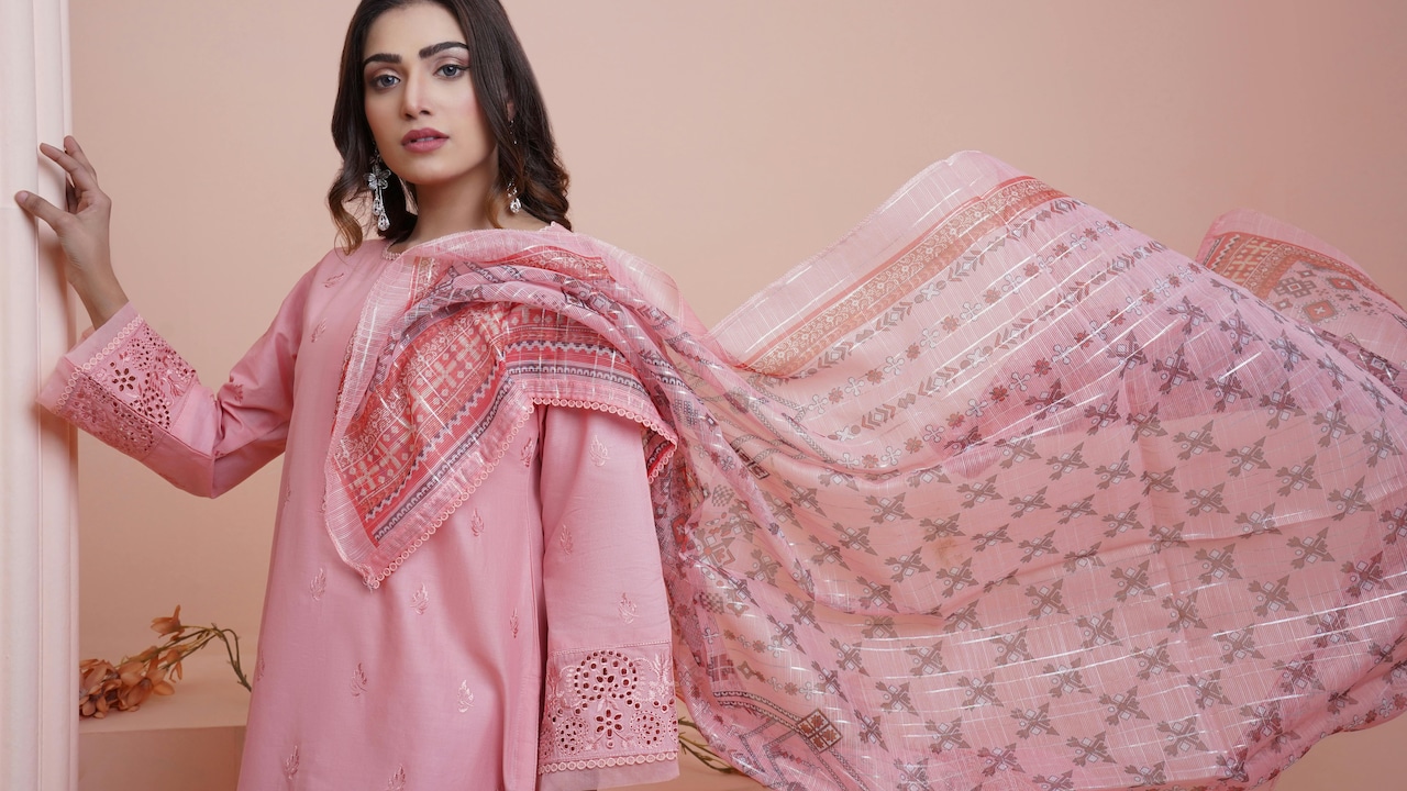 Which kurta suit will you choose from Amazon Ethnic Week? Which kurta suit will you choose from Amazon Ethnic Week?