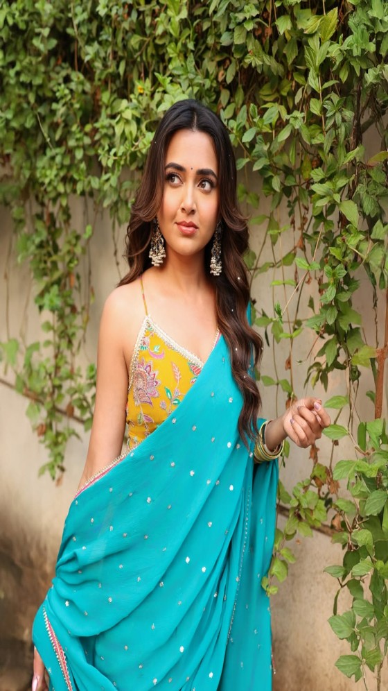 Tejasswi Prakash Spices Up the Feed With Desi‑Cool Glam