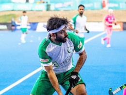 Pakistan Suffers Huge Embarrassment As National Hockey Team Spends Hours On Road Due To "Lack Of Funds"