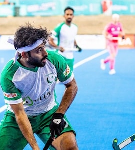 Pakistan Suffers Huge Embarrassment As National Hockey Team Spends Hours On Road Due To "Lack Of Funds"