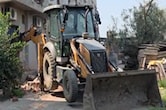 Bulldozer Action Ujjain: उज्जैन सिंहस्थ क्षेत्र में अतिक्रमण पर बड़ी कार्रवाई; महंत के आश्रम में बनी होटल ढही