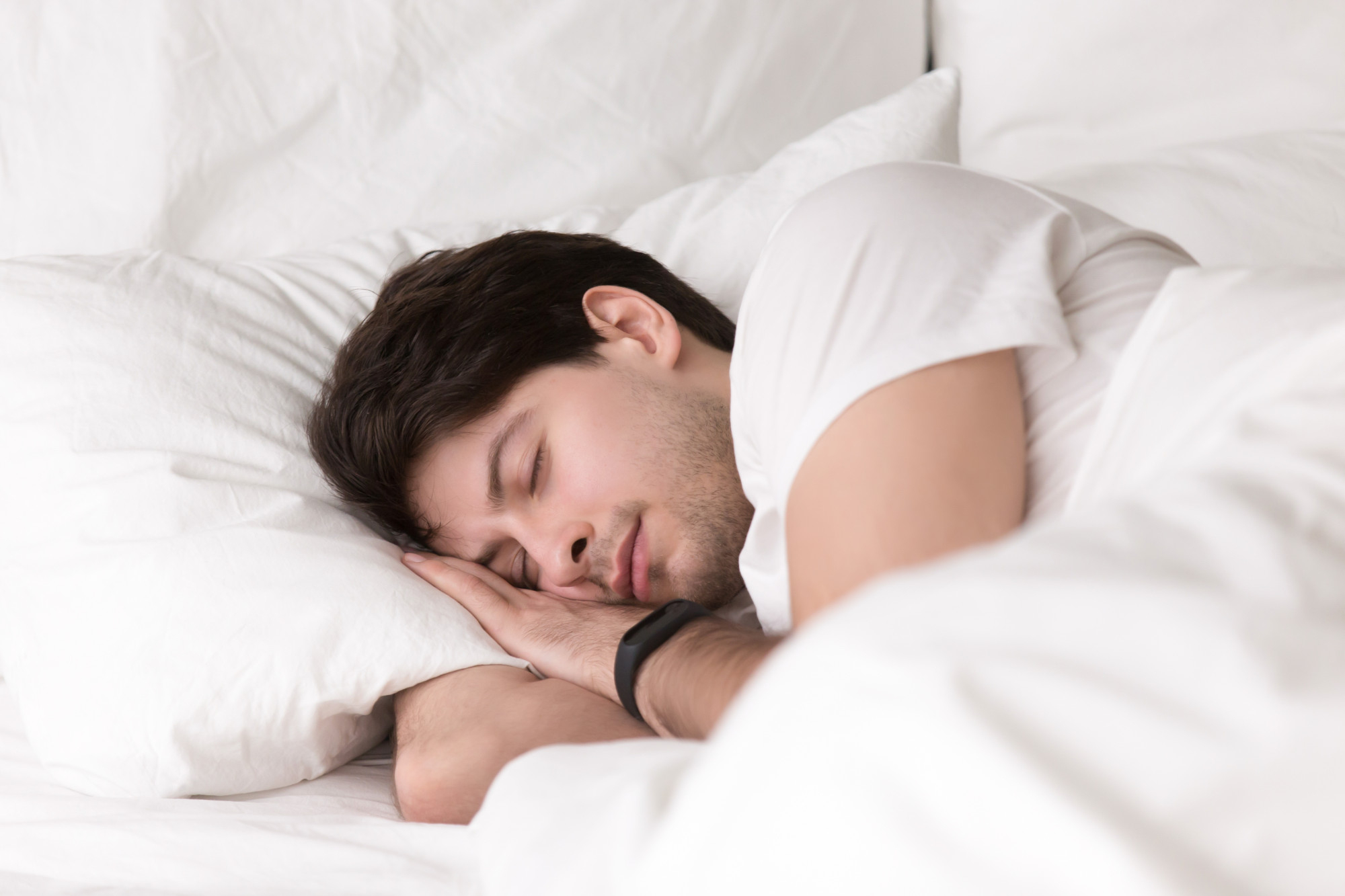 What 6 Hours Of Sleep Per Night For 2 Weeks Does To Your Brain, Apollo Neurologist Explains