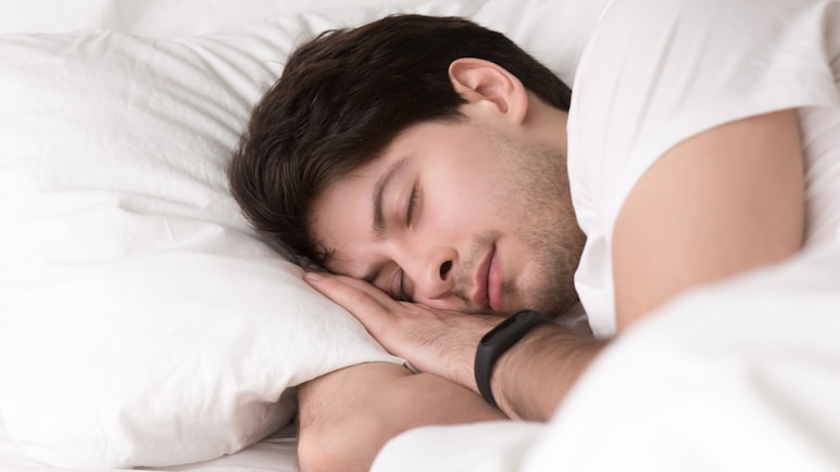What 6 Hours Of Sleep Per Night For 2 Weeks Does To Your Brain, Apollo Neurologist Explains