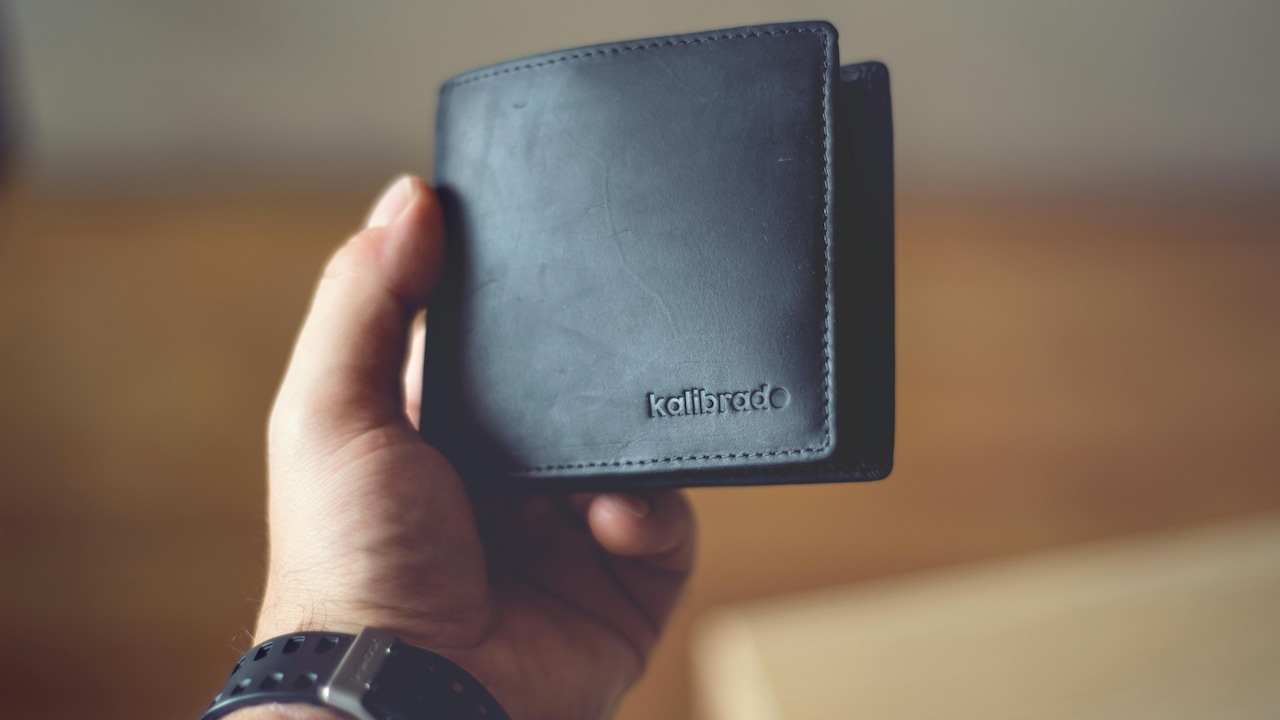 Top 5 Wallets That Dont Bulge In Pockets