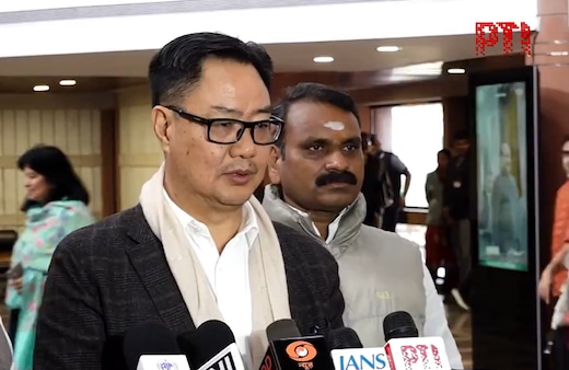 संसद LIVE: US टैरिफ डील पर विपक्ष का संसद में हंगामा, जमकर हुई नारेबाजी, पीयूष गोयल देंगे बयान