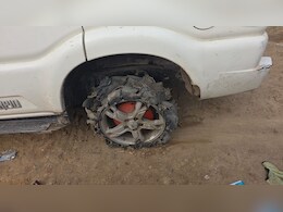 मध्&zwj;य प्रदेश: खदान कारोबारियों के बीच चलीं गोल&zwj;ियां, वाहनों के टायर भी फोड़े