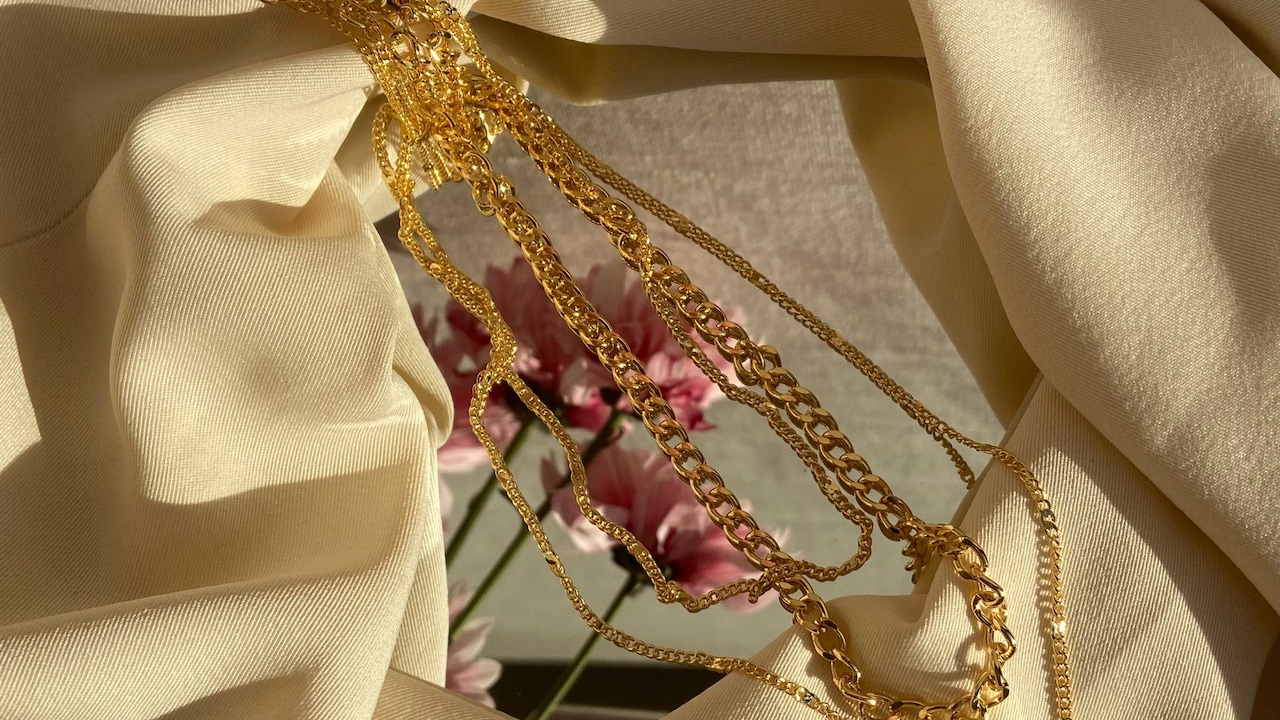 Jewellery Capsule Styling Tips: Build Versatile Pieces That Mix, Match, And Elevate All Outfits Jewellery Capsule Styling Tips: Build Versatile Pieces That Mix, Match, And Elevate All Outfits