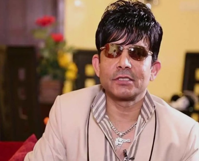 India Vs Pakistan: भारत के आगे पस्त हुई पाकिस्तान की टीम, KRK ने मैच खत्म होने से पहले ही दी बधाई