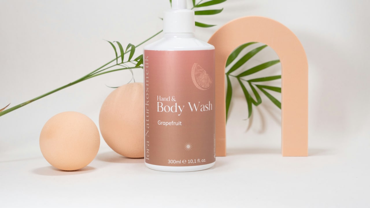 5 Best Shower Gels To Upgrade Your Daily Bath Routine At Home 5 Best Shower Gels To Upgrade Your Daily Bath Routine At Home