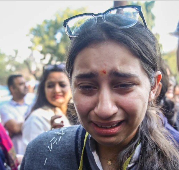 पेपर देख छात्रों की उड़ी हवाइयां! CBSE 10 मैथ्स पेपर को लेकर सोशल मीडिया पर छिड़ी बहस, क्या सच में टफ था एग्जाम