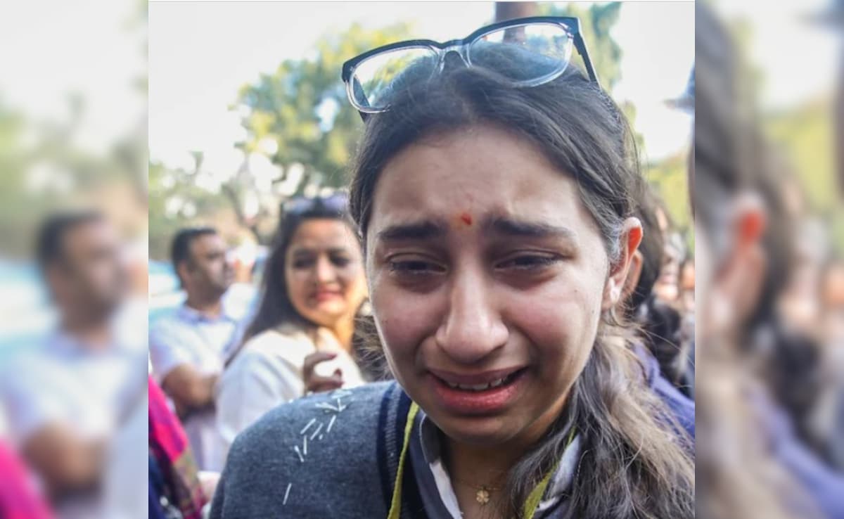 पेपर देख छात्रों की उड़ी हवाइयां! CBSE 10 मैथ्स पेपर को लेकर सोशल मीडिया पर छिड़ी बहस, क्या सच में टफ था एग्जाम