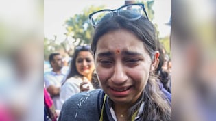 पेपर देख छात्रों की उड़ी हवाइयां! CBSE 10 मैथ्स पेपर को लेकर सोशल मीडिया पर छिड़ी बहस, क्या सच में टफ था एग्जाम