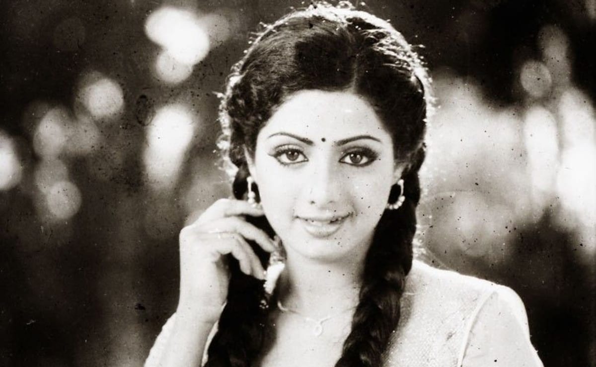 श्रीदेवी ने 13 साल की उम्र में किया इस सुपरस्टार की मां का रोल, आगे चलकर इनके साथ बनी हिट रोमांटिक जोड़ी