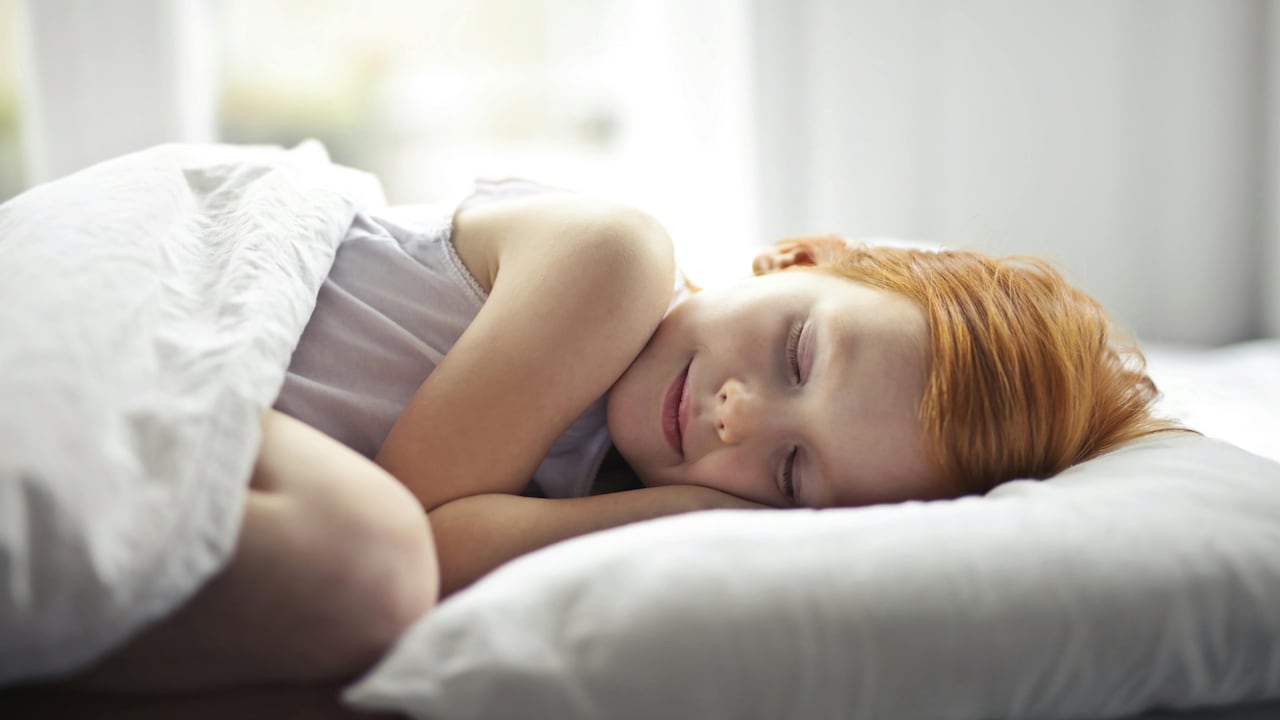 Memory Foam Pillow vs Fibre Pillow: Which Supports Neck Better?