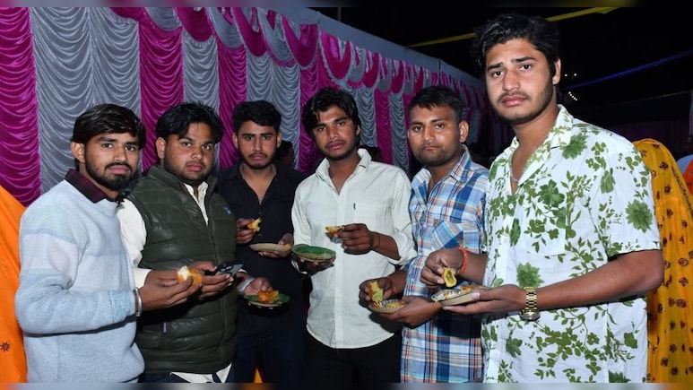 दौसा में NH-21 पर कार और ट्रेलर में टक्&zwj;कर, 6 दोस्&zwj;तों की मौत; हाईवे पर लगा जाम