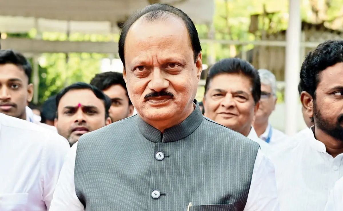 NCP बनाम NCP(SP)... अजित पवार पर लेख को लेकर दोनों गुटों में घमासान, विलय की चर्चा पर विराम