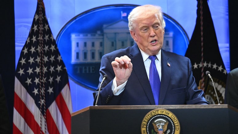 Trump Signs 10% Global Tariffs Order After Supreme Court Ruling