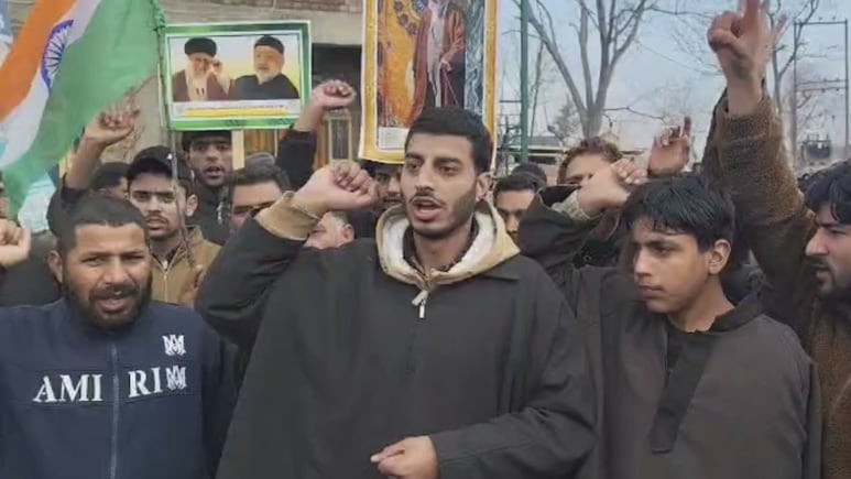 Anti-Pak Protests In Kashmir After Suicide Bombing At Islamabad Mosque