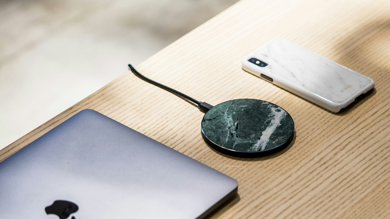Wireless Charging Overnight: Here Are The Dos and Don'ts to Protect Your Phone Battery From Damage.