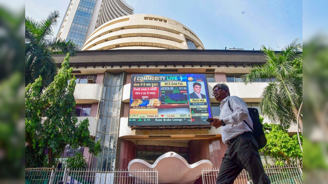 Stock Markets Fluctuate In Narrow Range Ahead Of Budget Pesentation