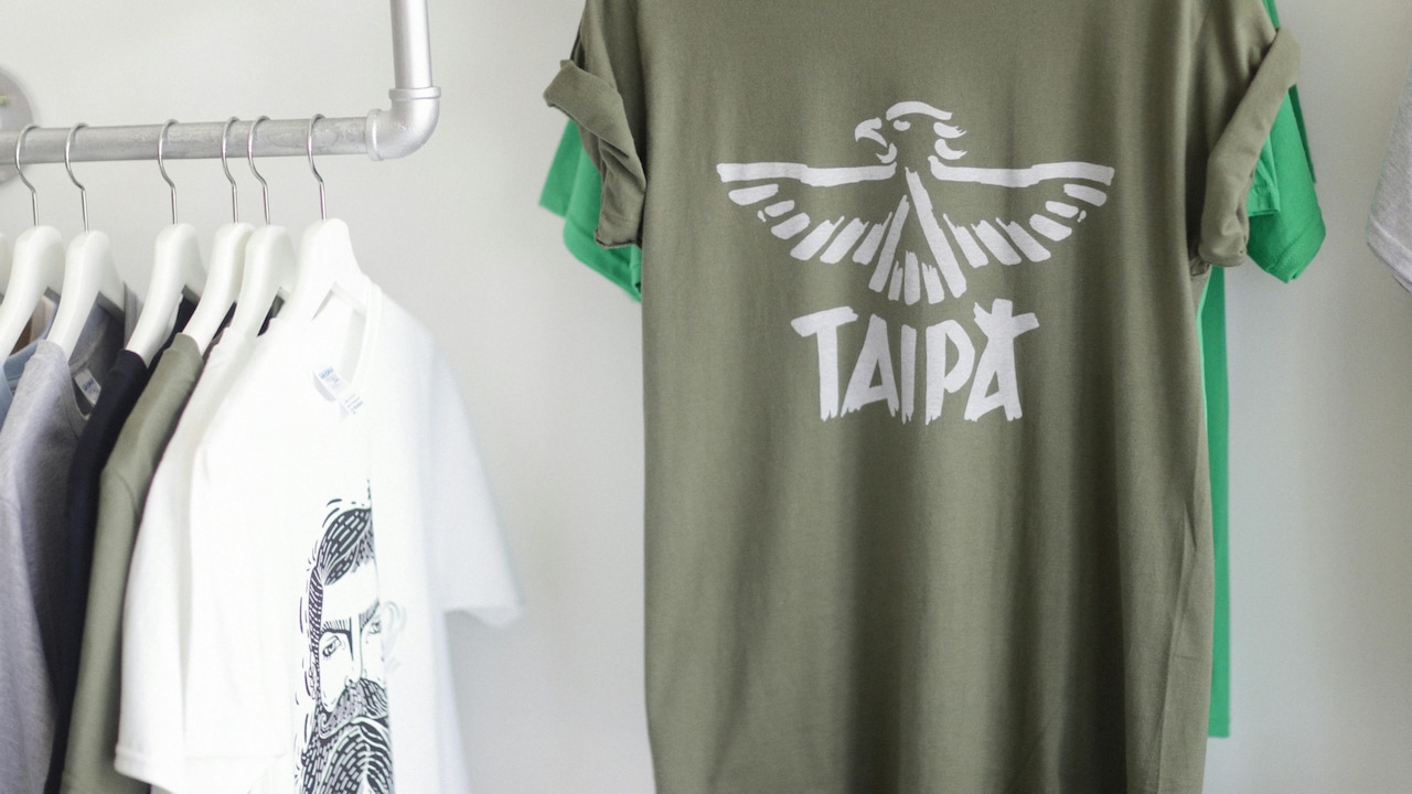 A good fit can instantly make even low-cost pieces look elevated. A good fit can instantly make even low-cost pieces look elevated.