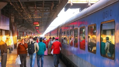 Indian Railways: रेलवे को RAC के लिए यात्री से पूरा किराया नहीं लेना चाहिए, संसदीय समिति ने कहा रिफंड के लिए नियम बनाना चाहिए