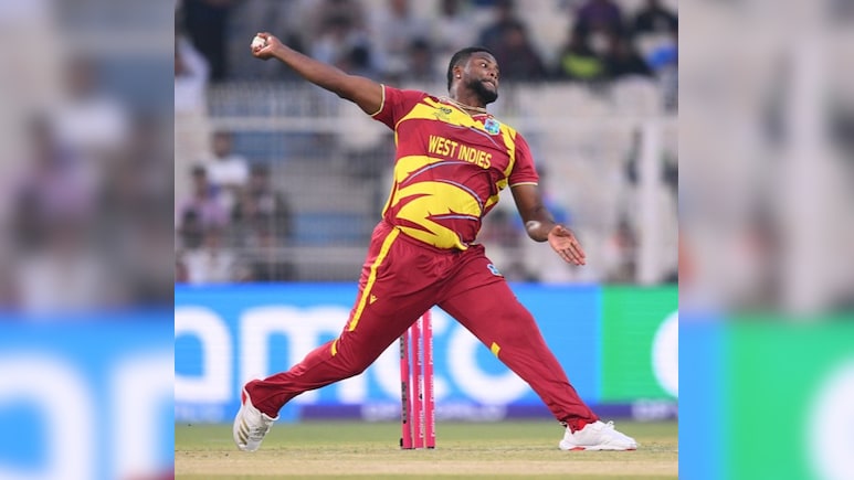 W,W,W,W, रोमारियो शेफर्ड का कमाल, हैट्रिक, चौका, पंजा लेकर पूरी दुनिया को चौंकाया, VIDEO