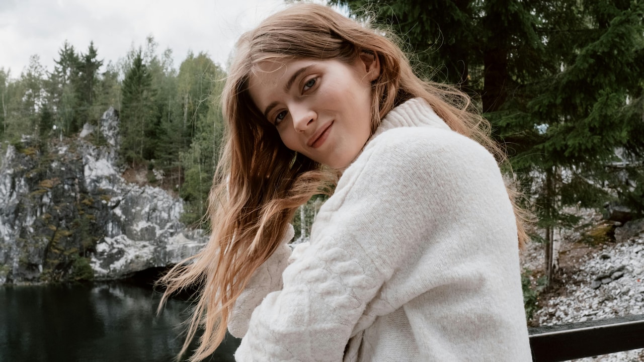 Explore shopping, washing, and care tips to prevent sweaters from piling easily.