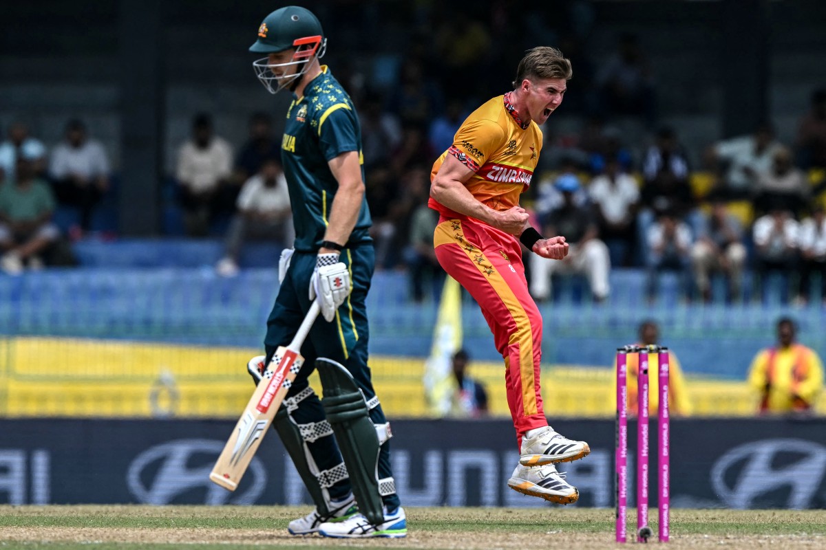 Australia vs Zimbabwe LIVE Score: जिम्बाब्वे ने ऑस्ट्रेलिया को हराकर T20 वर्ल्ड कप में किया बड़ा उलटफेर, सुपर 8 की राह हुई मुश्किल