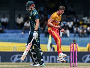 T20 World Cup LIVE: Maxwell, Stoinis Depart; Aus 6 Down As Zim Near Upset