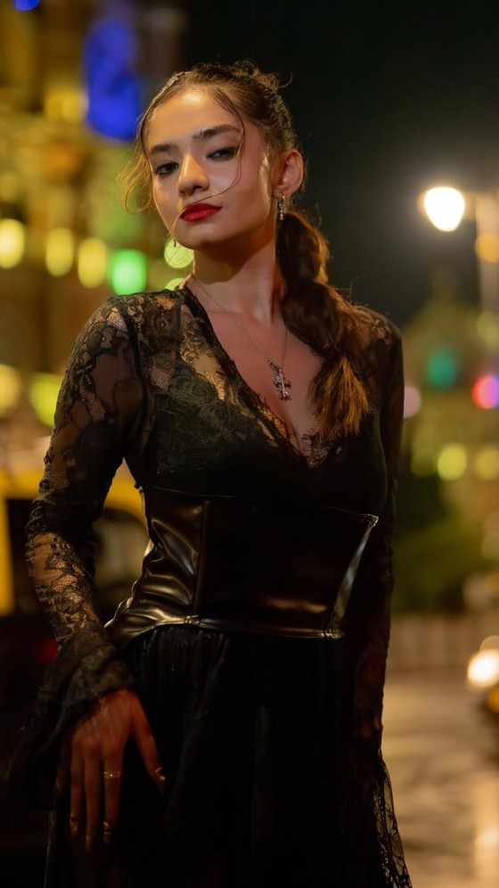 Anushka Sen Owns the Night in Fierce Lace Layers