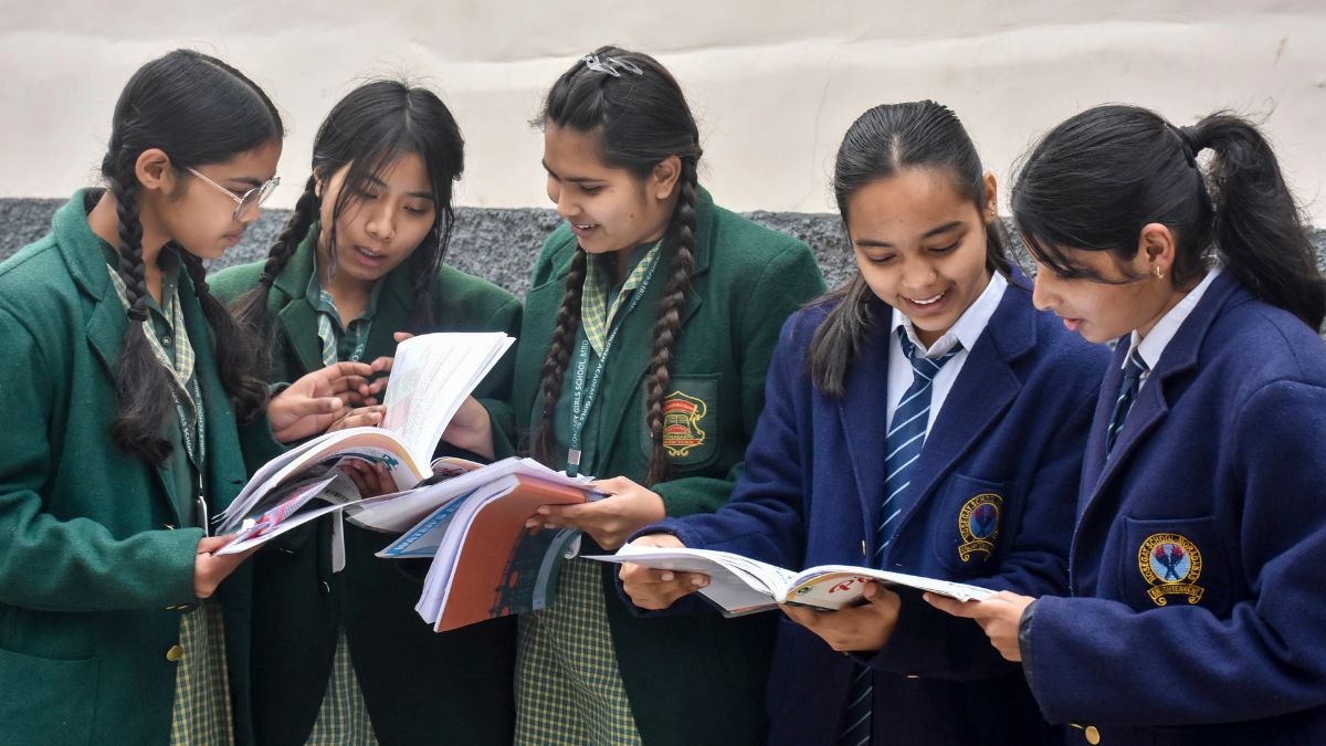 मैथ्स का पेपर बिगड़ा तो भी नहीं होगा साल खराब, CBSE देगा मार्क्स सुधारने का दूसरा मौका