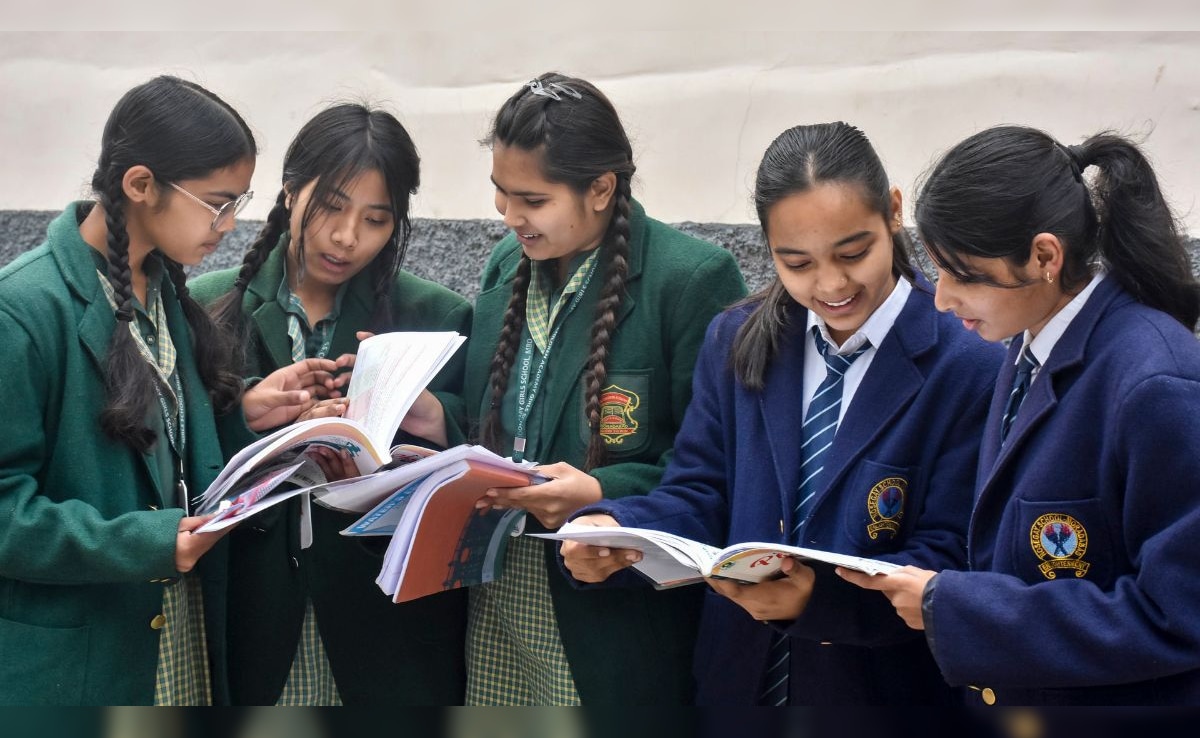 मैथ्स का पेपर बिगड़ा तो भी नहीं होगा साल खराब, CBSE देगा मार्क्स सुधारने का दूसरा मौका