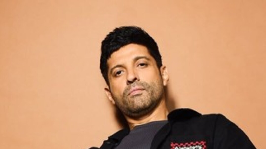Akhtiar Retti Farhan Akhtar To Portray Pandit Ravi Shankar In Sam Mendes' Beatles ...