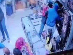 पिस्टल तानी, बंधक बनाया और लूट लिए गहने-पैसे, जानें बिहार में 2 मिनट में 20 लाख की लूट की पूरी कहानी