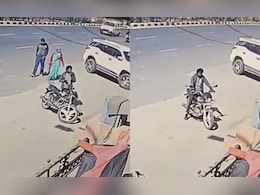 On Camera, Man Relishes Samosa In Jaipur. He Then Steals A Bike