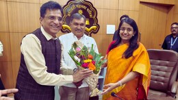 Amravati News : अमरावती महापालिका आयुक्त सौम्या शर्मा अडचणीत? किरीट सोमय्यांच्या बैठकीमुळे वाद