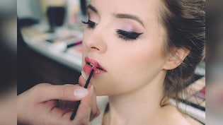 वैलेंटाइन डे पर ऐसे करें मेकअप, लगेंगी बेहद खूबसूरत