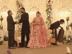 On Camera, Thief Walks Off With Bride's Bag Containing Rs 4 Lakh Cash