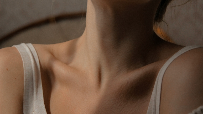 थायराइड मरीज़ हो जाएं सावधान, ये चीज़ें आज ही छोड़ दें, वरना बढ़ सकती है गंभीर समस्या